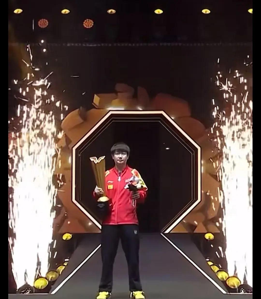 全球总决赛沙皇返场了吗(英雄联盟沙皇冠军皮肤是谁的)